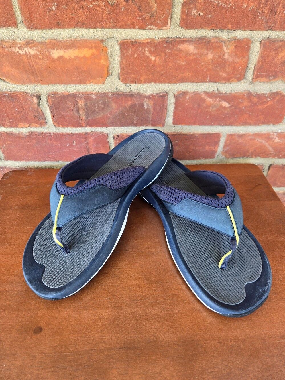 L.L. Bean Men's Flip Flop Sandals Gray Size 10 Comfort Thong